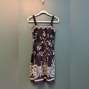 madison leigh Black floral feminine smocked party Dress size 10P